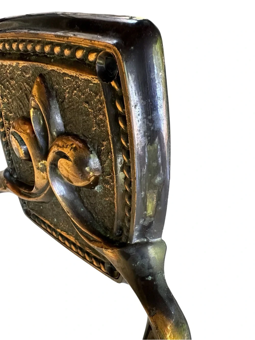 Antique Brass Fleur De Lis Toilet Paper Dispenser.